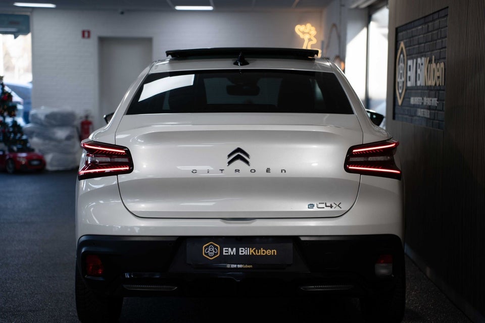 Citroën ë-C4 X 50 Shine 4d