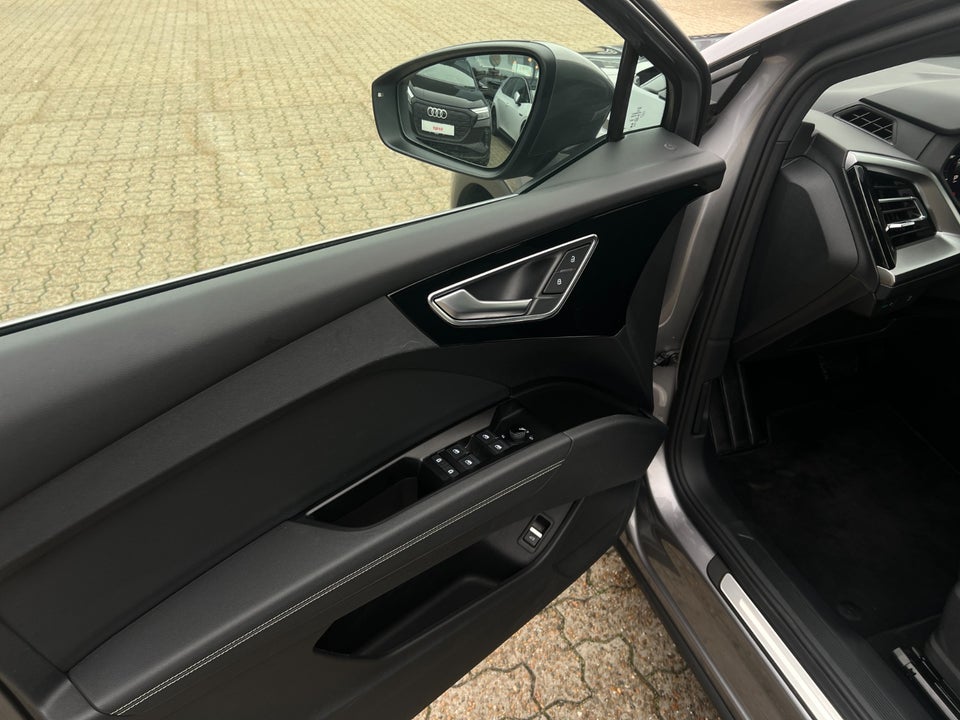 Audi Q4 e-tron 40 Advanced 5d