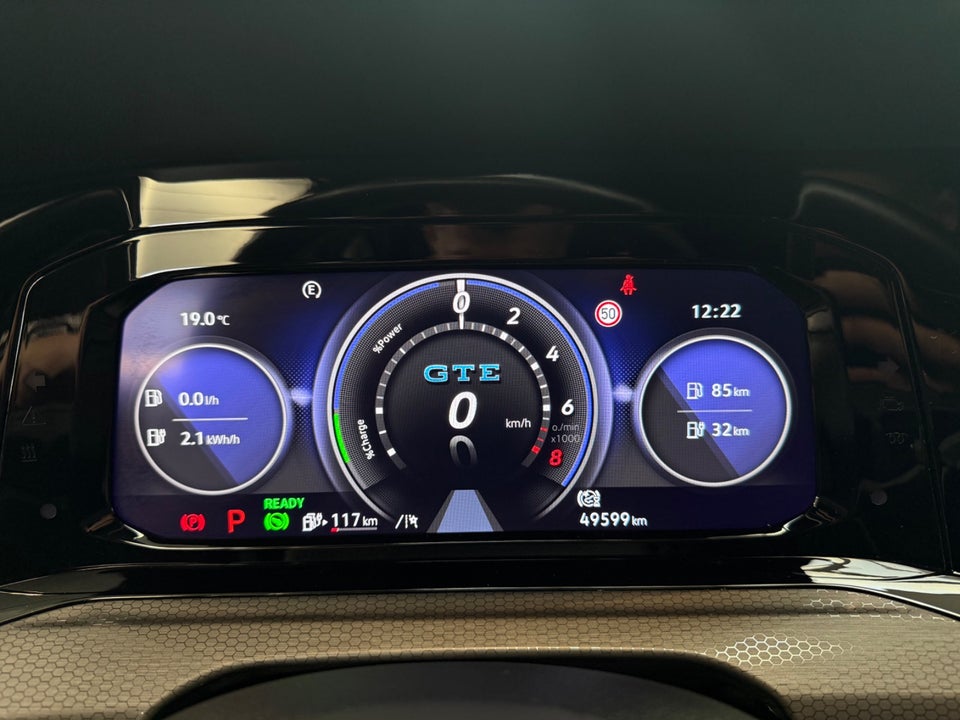 VW Golf VIII 1,4 GTE DSG 5d