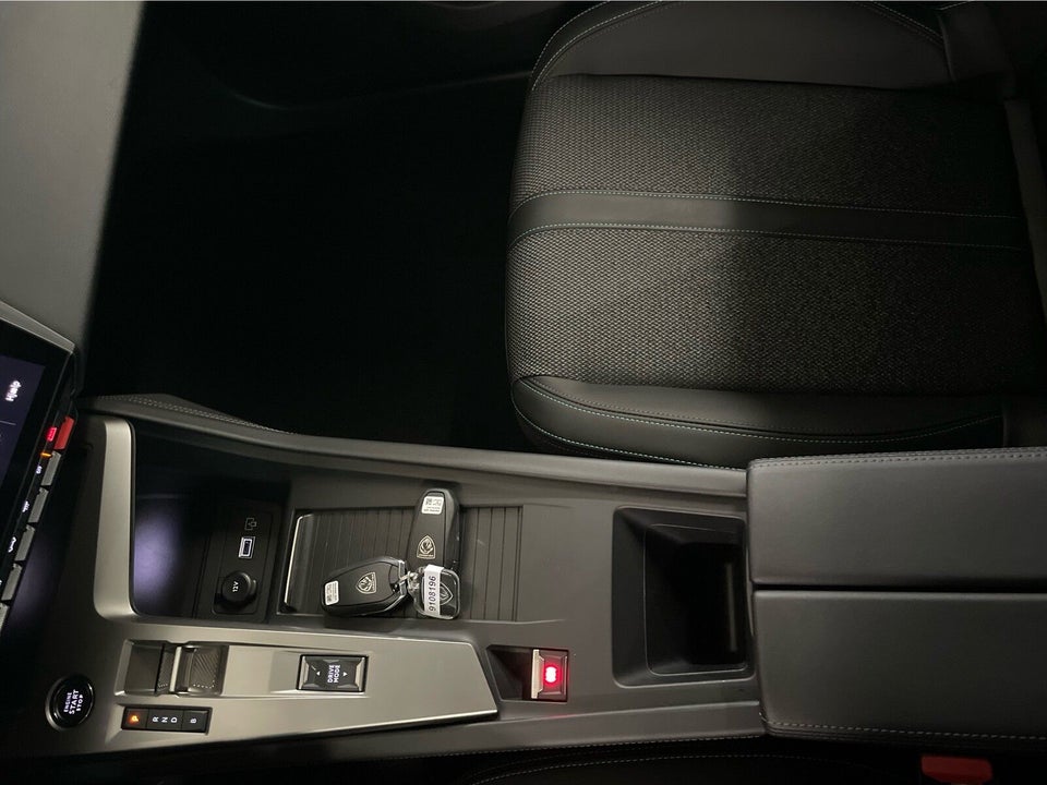 Peugeot 308 1,6 Hybrid First Selection EAT8 5d