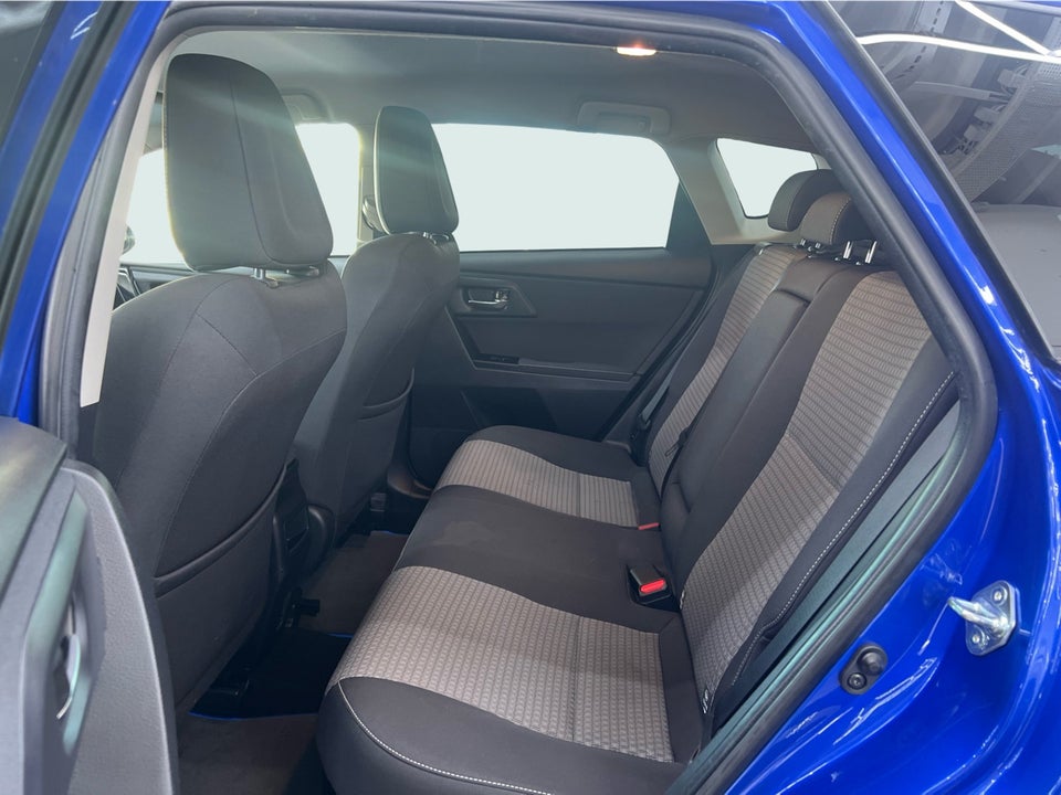 Toyota Auris 1,8 Hybrid H2 Selected CVT 5d