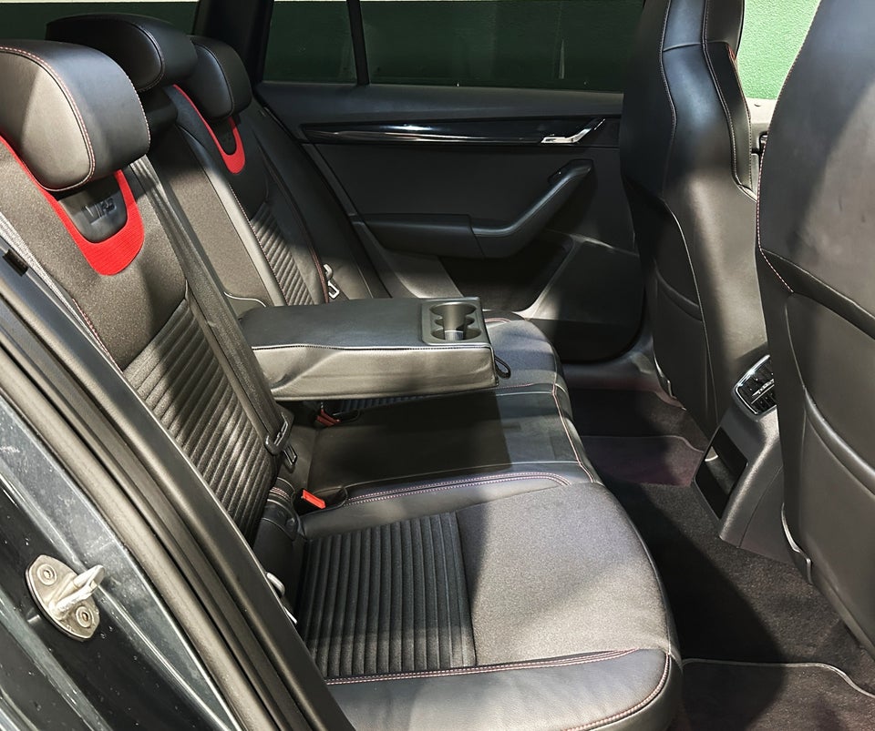 Skoda Octavia 2,0 TSi 220 RS Combi DSG 5d