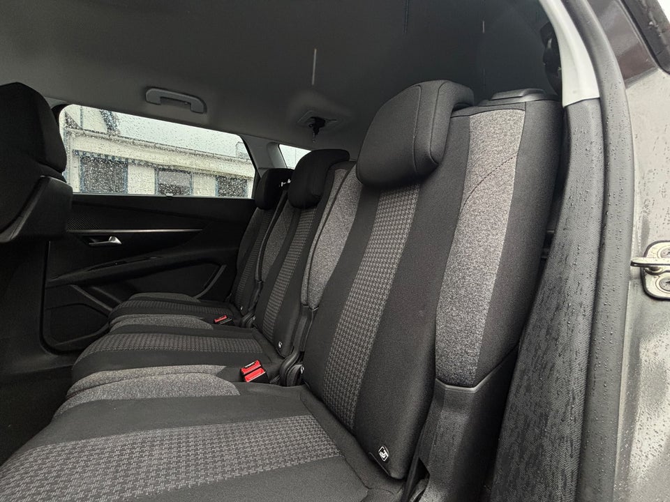 Peugeot 5008 1,2 e-THP 130 Allure 7prs 5d