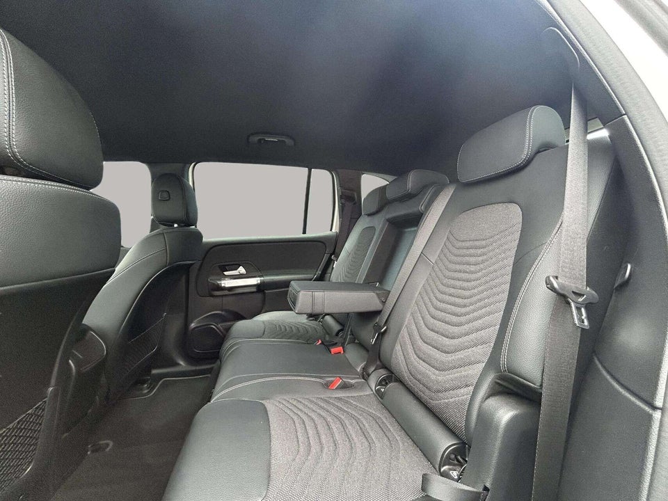 Mercedes EQB300 4Matic 5d