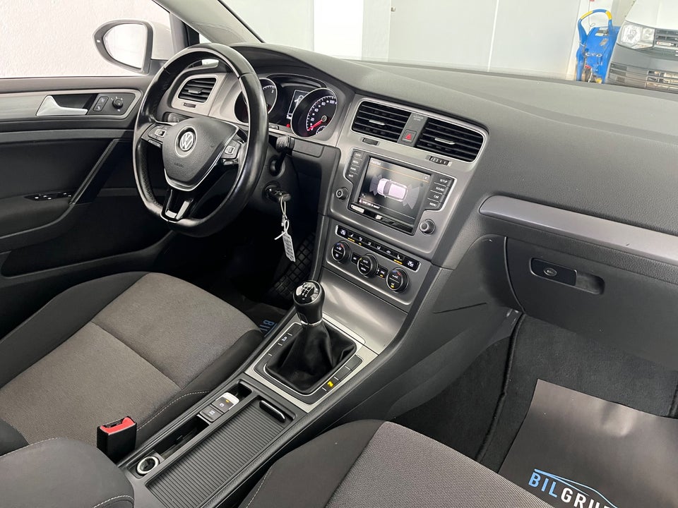 VW Golf VII 1,6 TDi 110 BlueMotion Van 5d