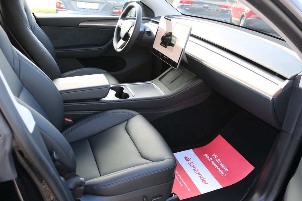 Tesla Model Y Long Range AWD 5d