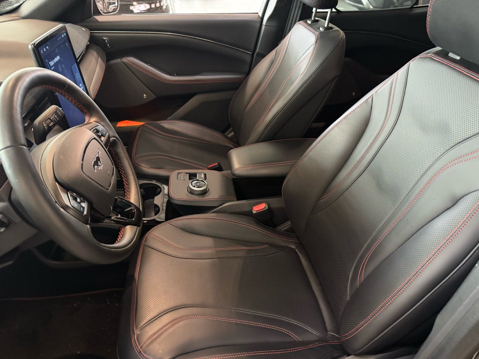 Ford Mustang Mach-E 98 Premium Extended Range AWD 5d