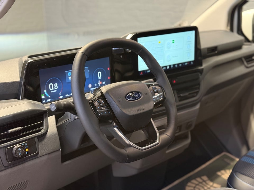 Ford Transit Custom 320 L2 2,0 EcoBlue Sport aut.