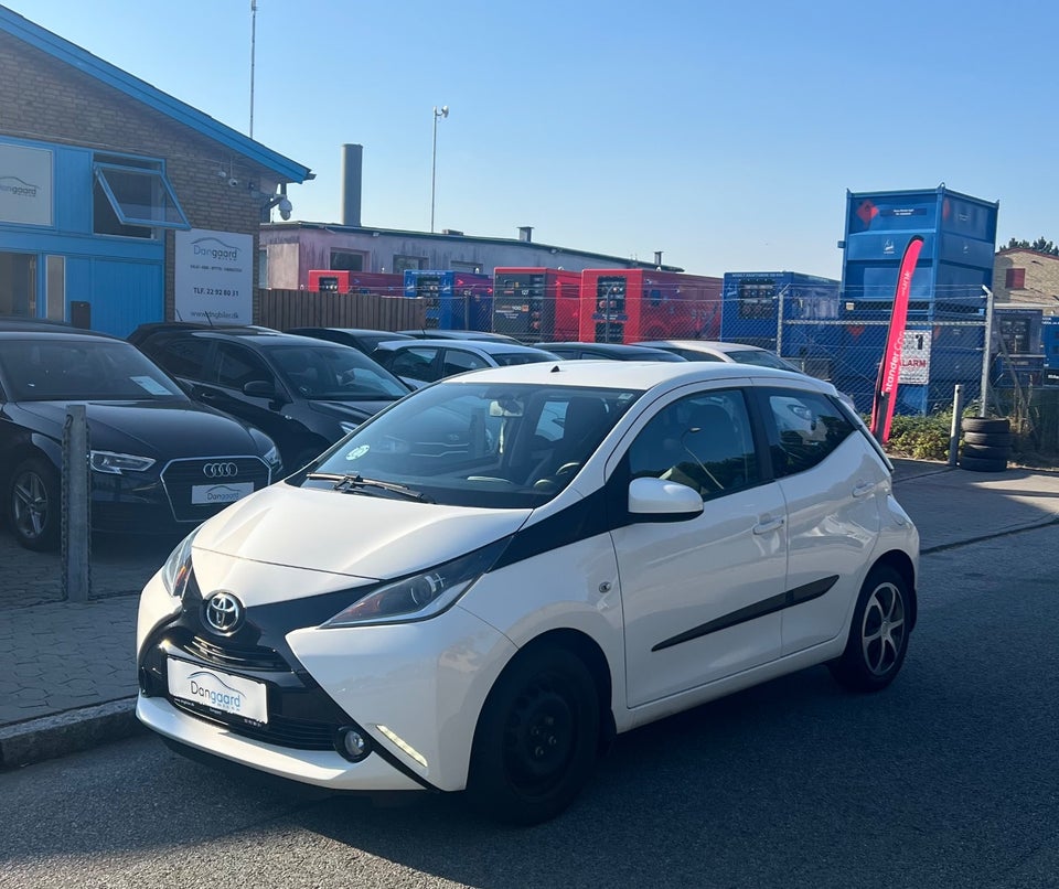 Toyota Aygo 1,0 VVT-i x-touch 5d