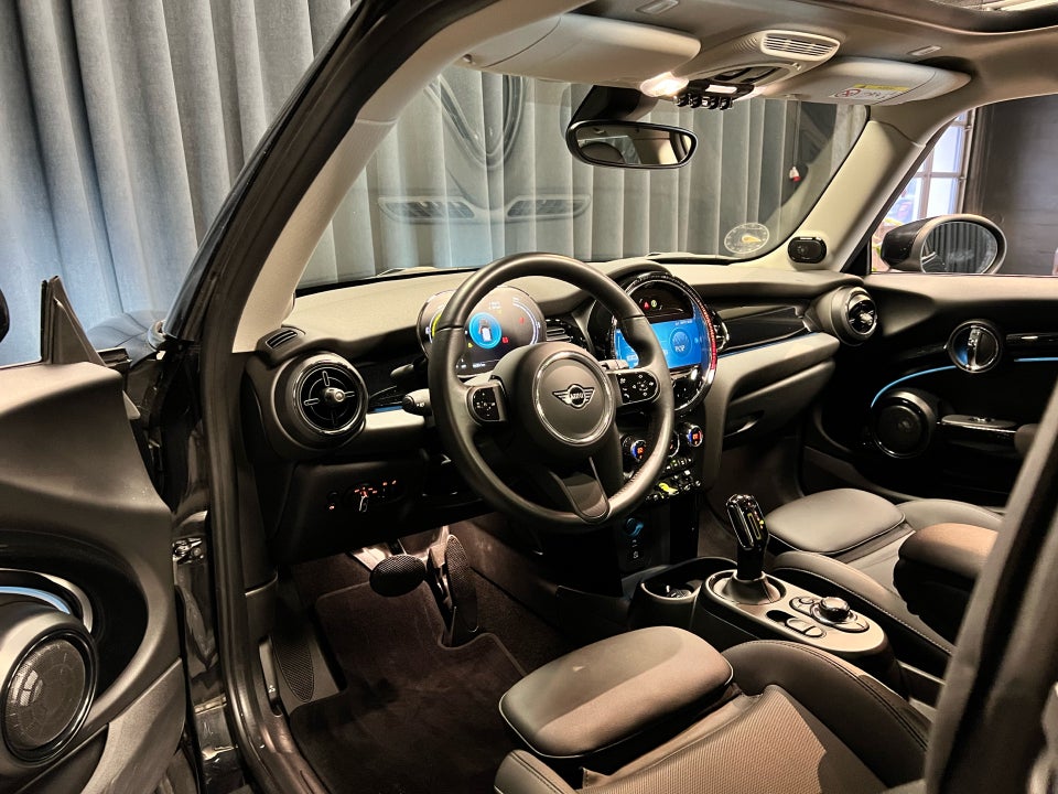 MINI Cooper SE Classic Trim 3d