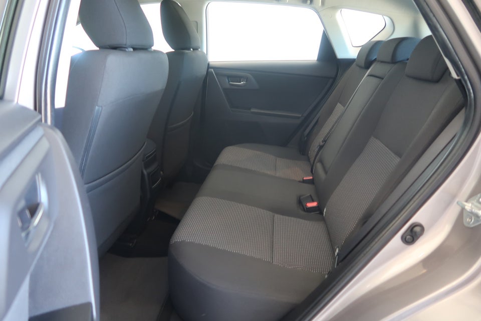 Toyota Auris 1,6 T2+ 5d
