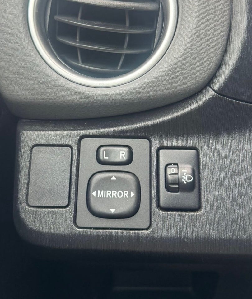 Toyota Yaris 1,0 VVT-i T2 Touch 5d