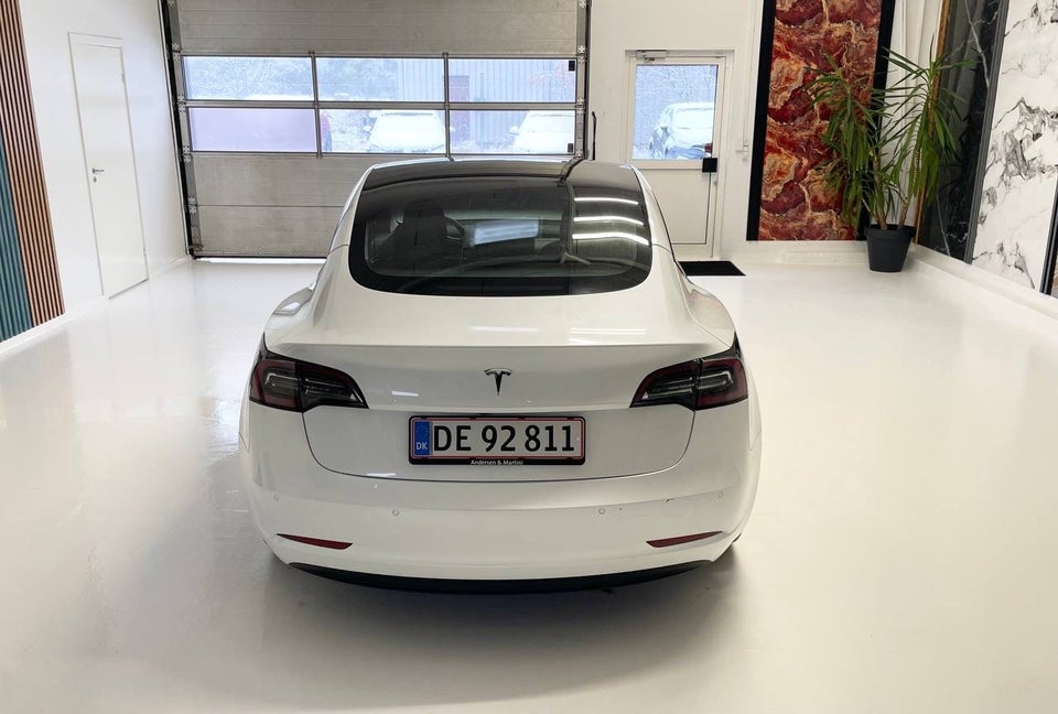 Tesla Model 3 Standard Range+ RWD 4d