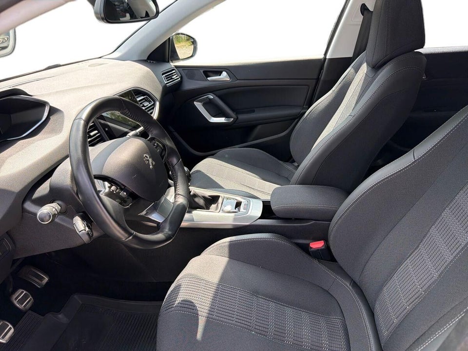 Peugeot 308 1,5 BlueHDi 130 Special Pack SW 5d