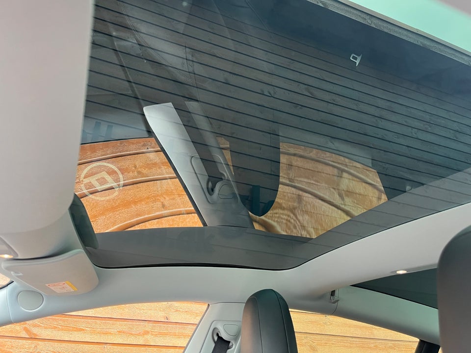 Tesla Model 3 Standard Range+ RWD 4d