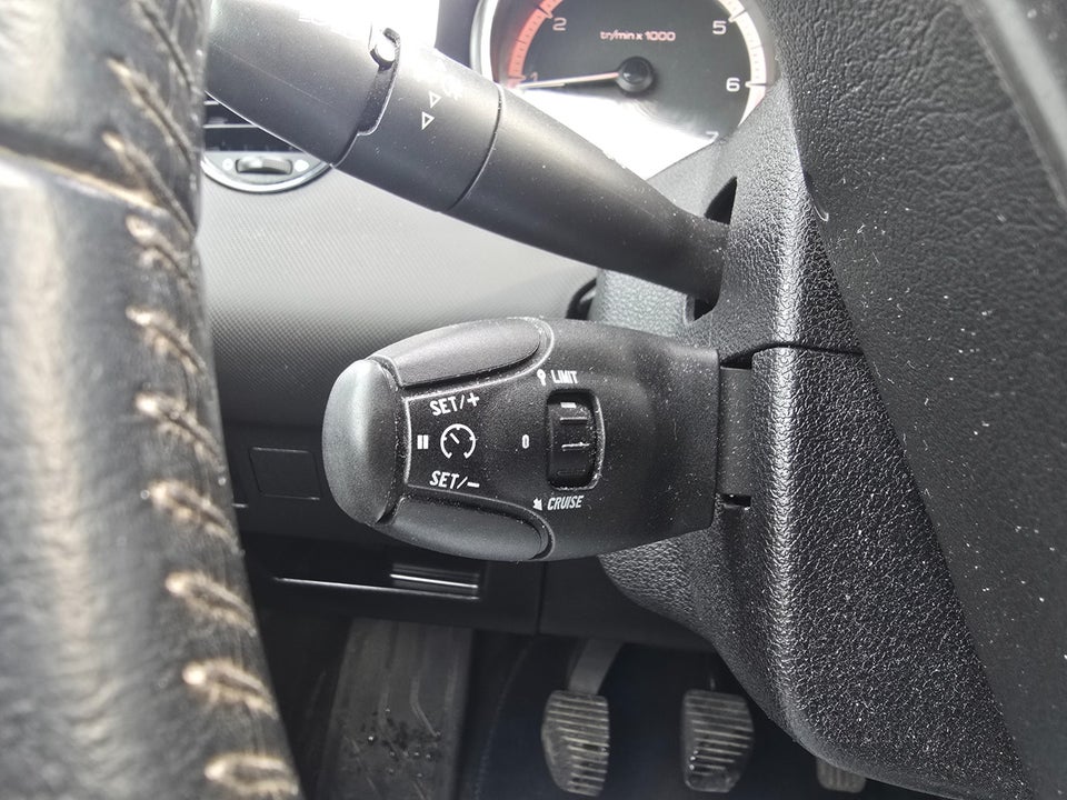 Peugeot 308 1,6 VTi 120 Access 5d