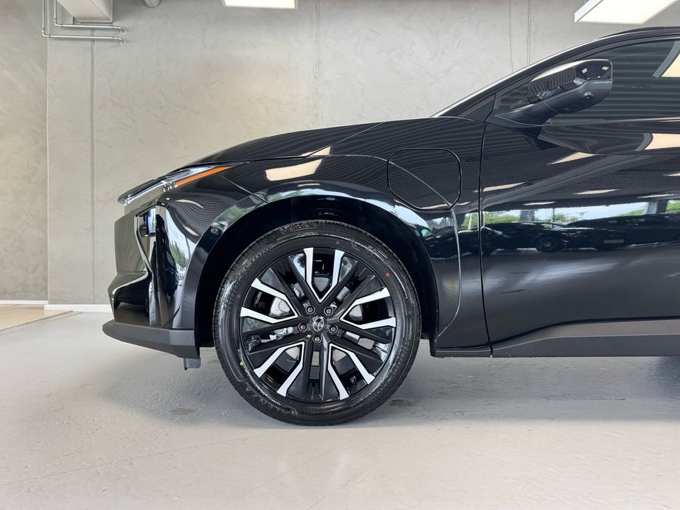 Toyota bZ4X 73 Executive 5d