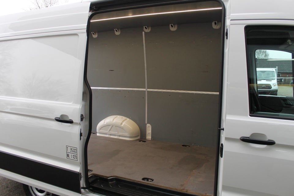 VW Crafter 35 2,0 TDi 177 Kassevogn L3H2 aut.