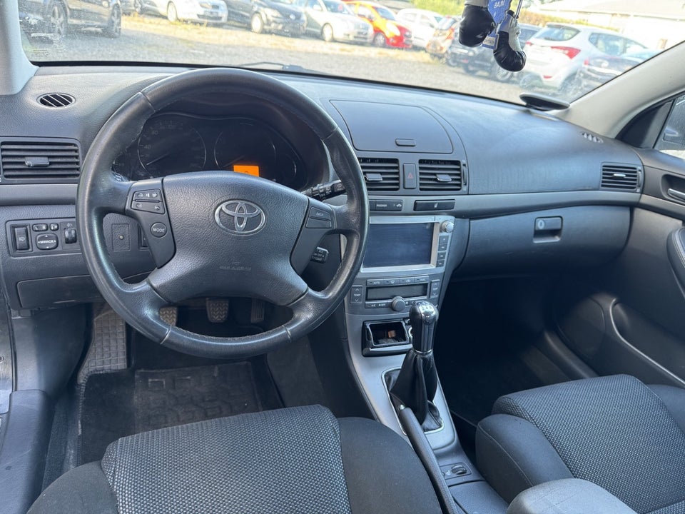 Toyota Avensis 1,8 VVT-i Sol stc. 5d