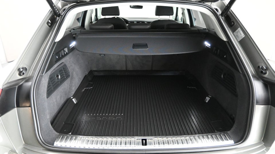 Audi Q8 e-tron 55 Prestige quattro 5d