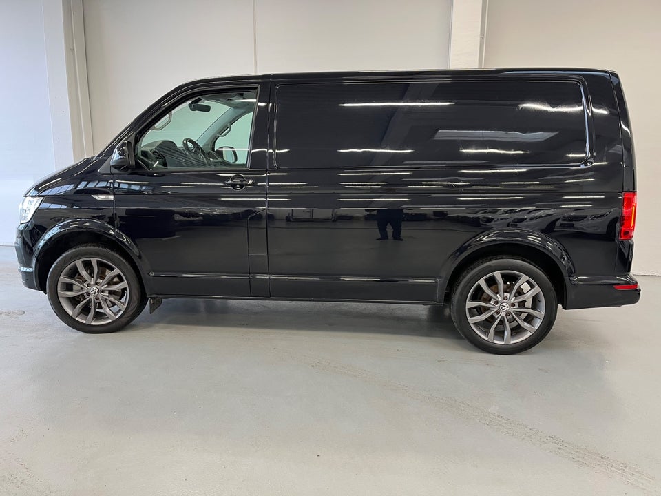 VW Transporter 2,0 TDi 204 Kassevogn DSG kort