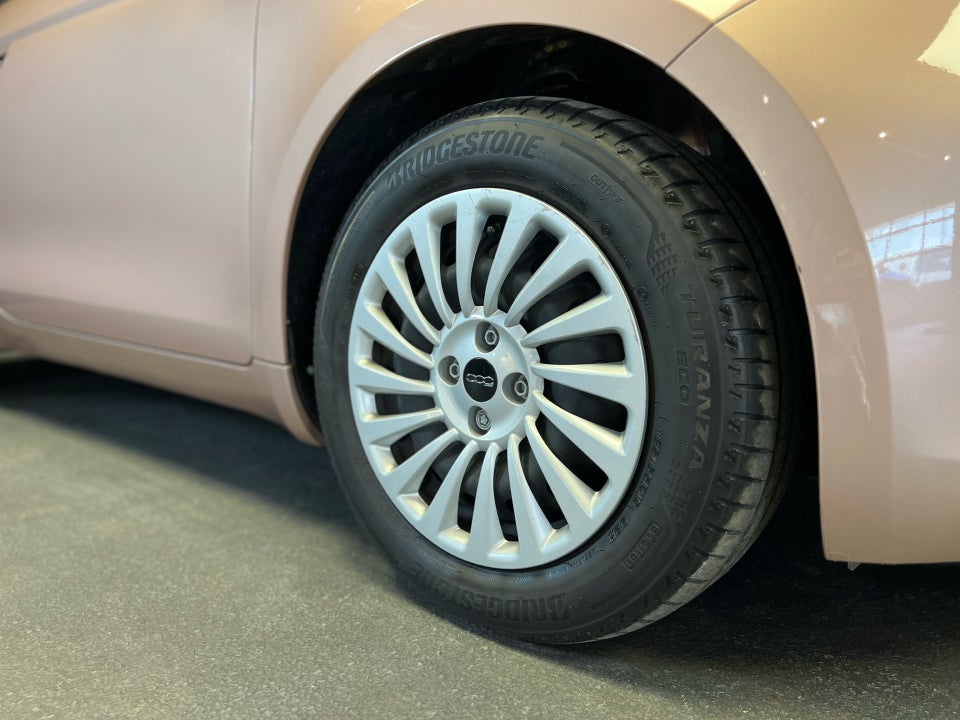 Fiat 500e 24 Action 3d