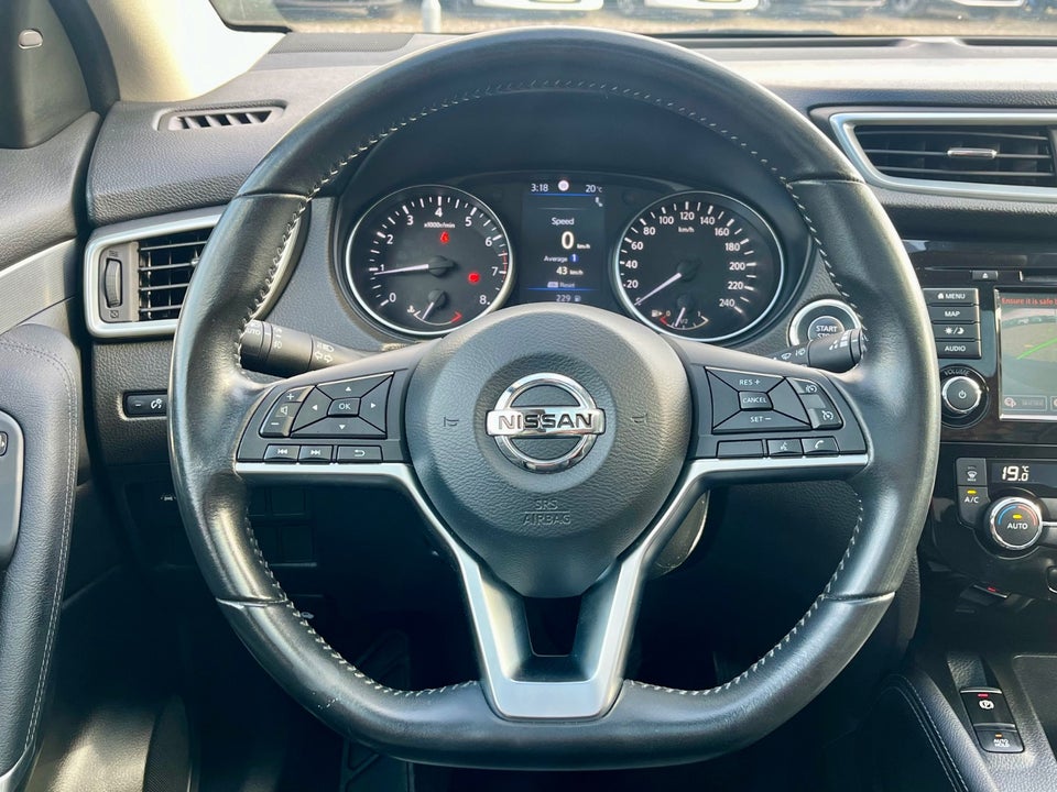 Nissan Qashqai 1,3 Dig-T 160 Tekna 5d