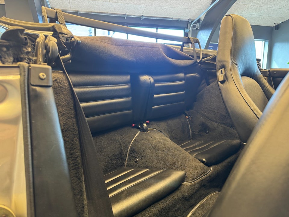 Porsche 911 3,2 Carrera Cabriolet 2d
