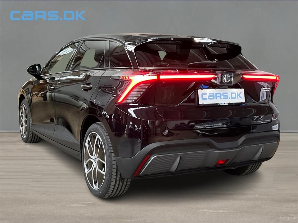 MG 4 64 Luxury 5d