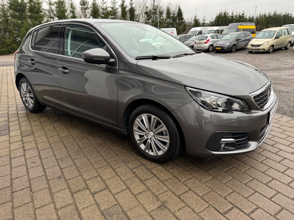 Peugeot 308 1,5 BlueHDi 130 Prestige Sky 5d