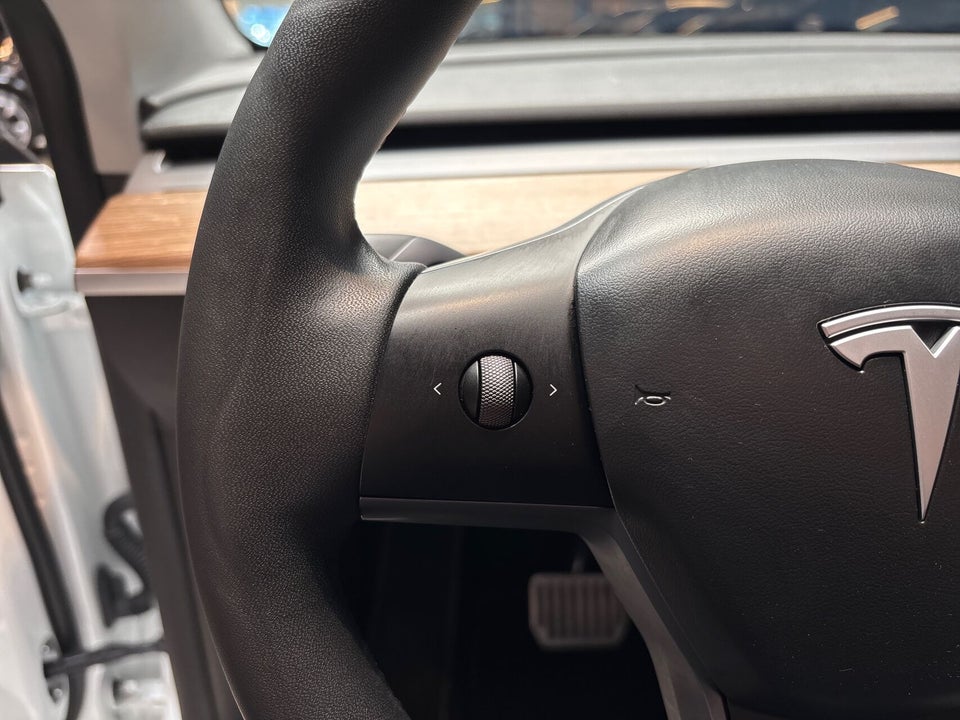 Tesla Model Y Long Range RWD 5d