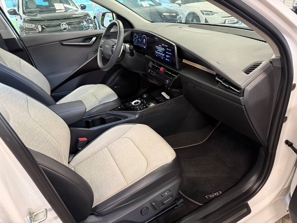 Kia Niro 64 EV Upgrade 5d