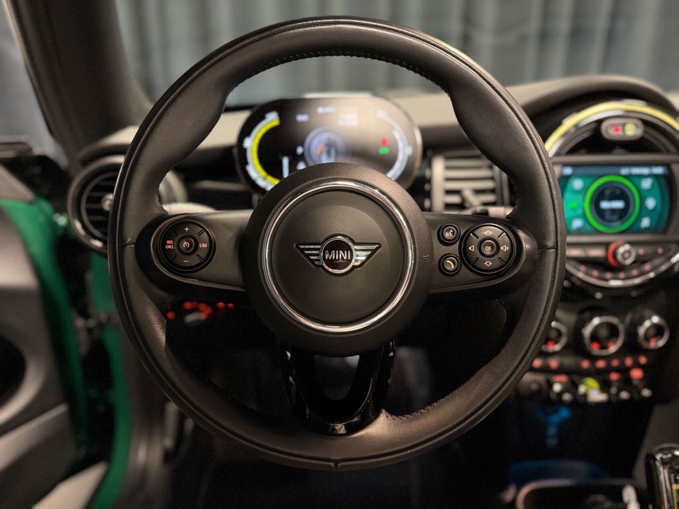 MINI Cooper SE Greenwich 3d
