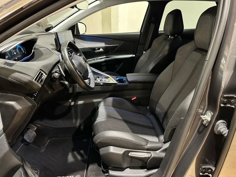 Peugeot 3008 1,6 Hybrid Allure Pack EAT8 5d