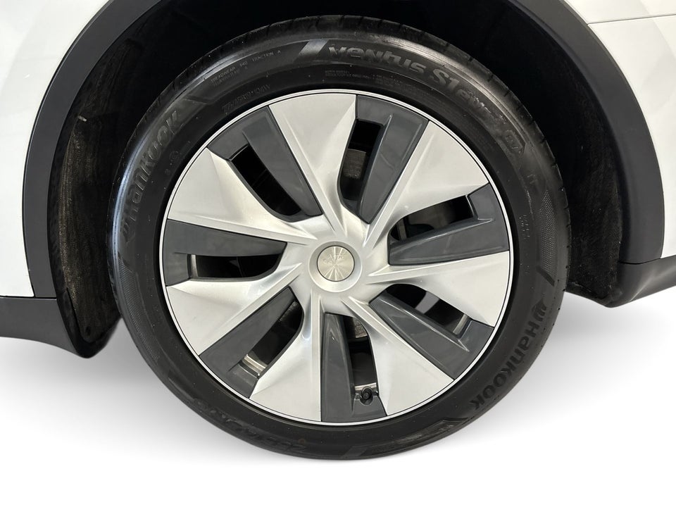Tesla Model Y RWD 5d