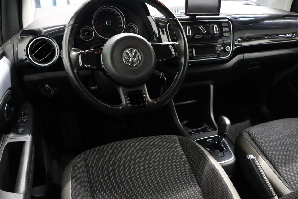 VW Up! 1,0 75 High Up! ASG 3d