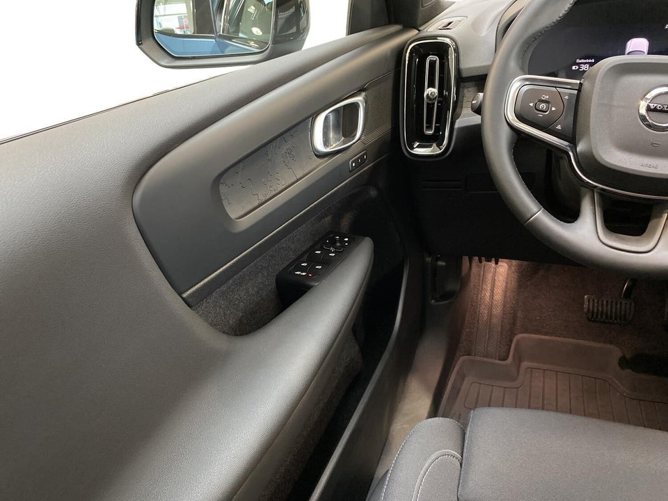 Volvo EX40 Extended Range Plus 5d