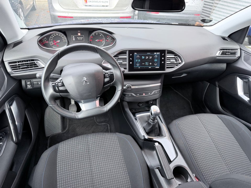 Peugeot 308 1,5 BlueHDi 130 Prestige 5d