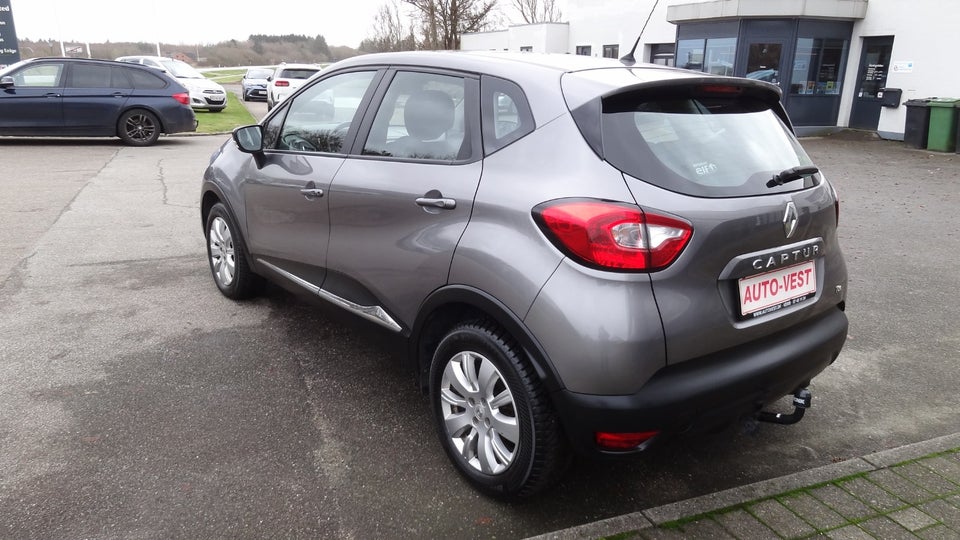 Renault Captur 0,9 TCe 90 Expression 5d