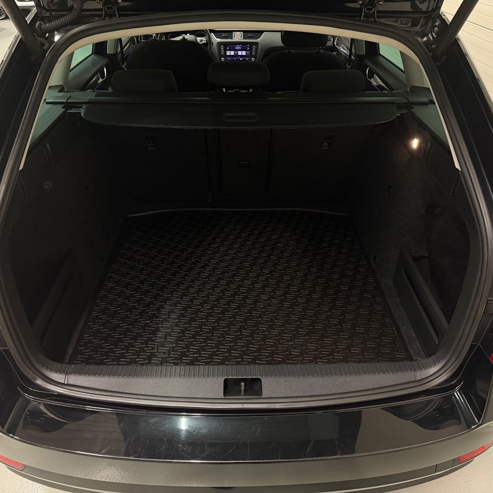 Skoda Octavia 1,6 TDi 115 Style Combi DSG 5d