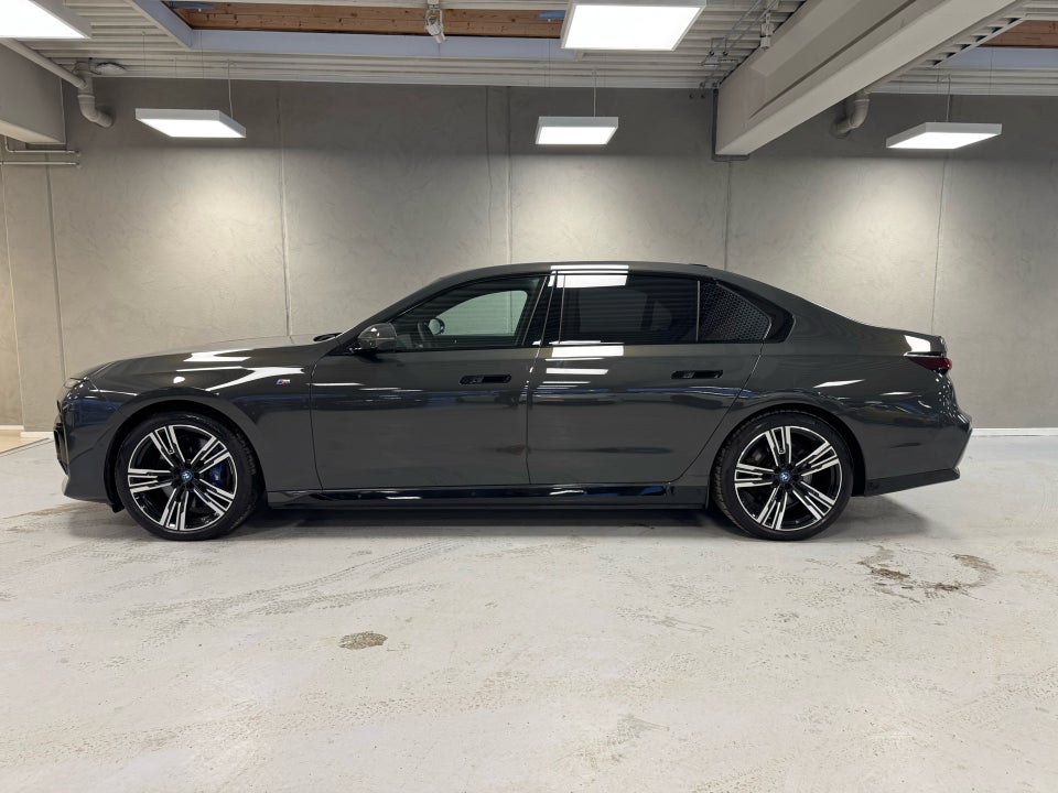 BMW i7 xDrive60 M-Sport 4d