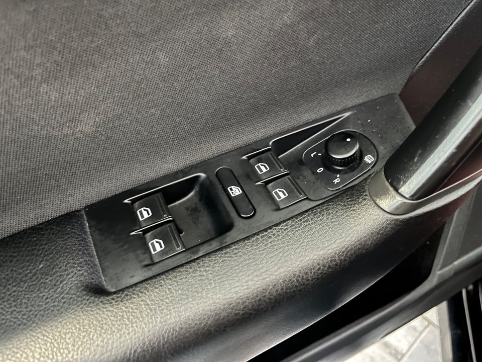VW Passat 2,0 TDi 140 Comfortline Variant BMT 5d