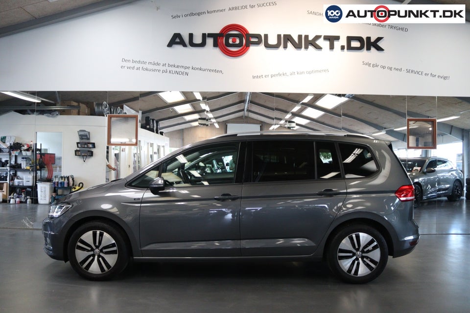 VW Touran 1,6 TDi 115 Comfortline Connect DSG 7prs 5d