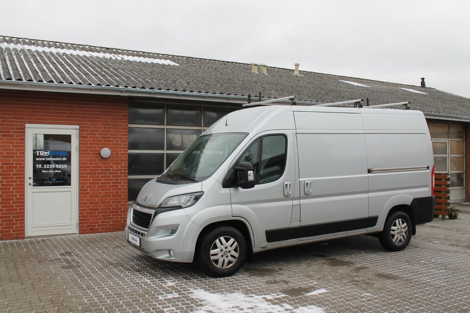 Peugeot Boxer 335 2,2 BlueHDi 165 L2H2 Ultimate
