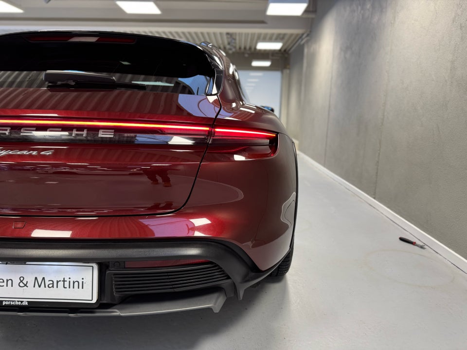 Porsche Taycan 4 Performance+ Cross Turismo 5d