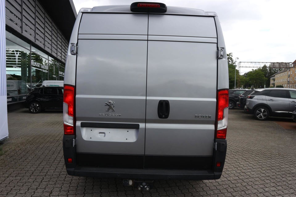 Peugeot Boxer 333 2,2 BlueHDi 140 L2H1 Premium