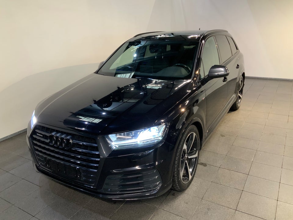 Audi Q7 3,0 TDi 272 S-line quattro Tiptr. 5d