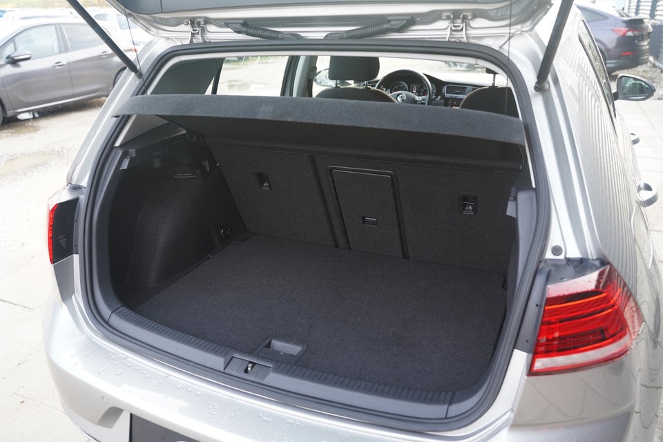 VW Golf VII 1,6 TDi 115 IQ.Drive DSG 5d