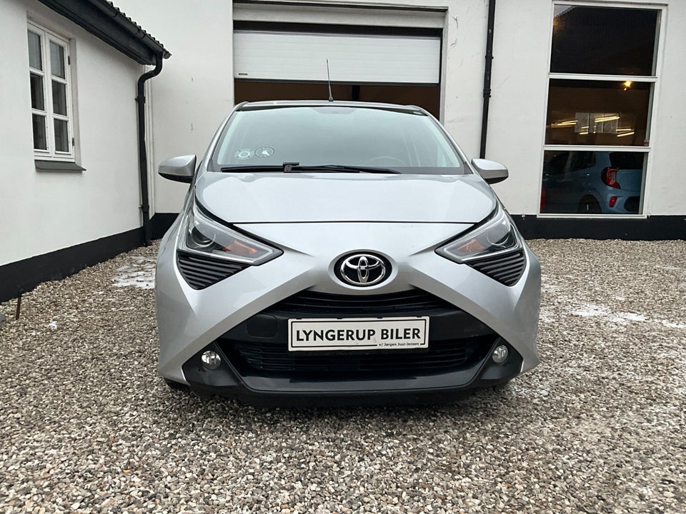 Toyota Aygo 1,0 VVT-i x-pose x-shift 5d