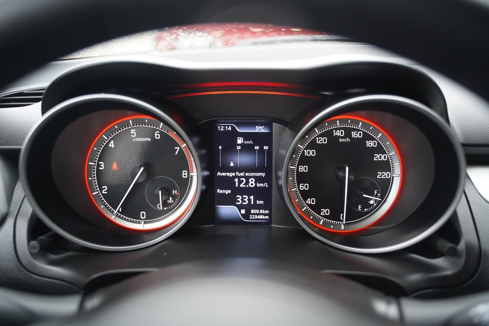 Suzuki Swift 1,0 Boosterjet mHybrid Exclusive Hit 5d